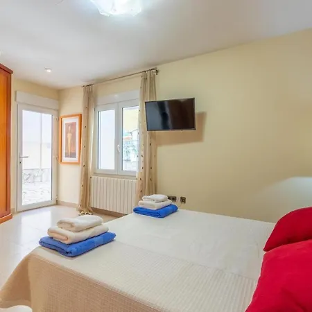 Casa Segaria Con Piscina Privada Y Jardin En בקתה